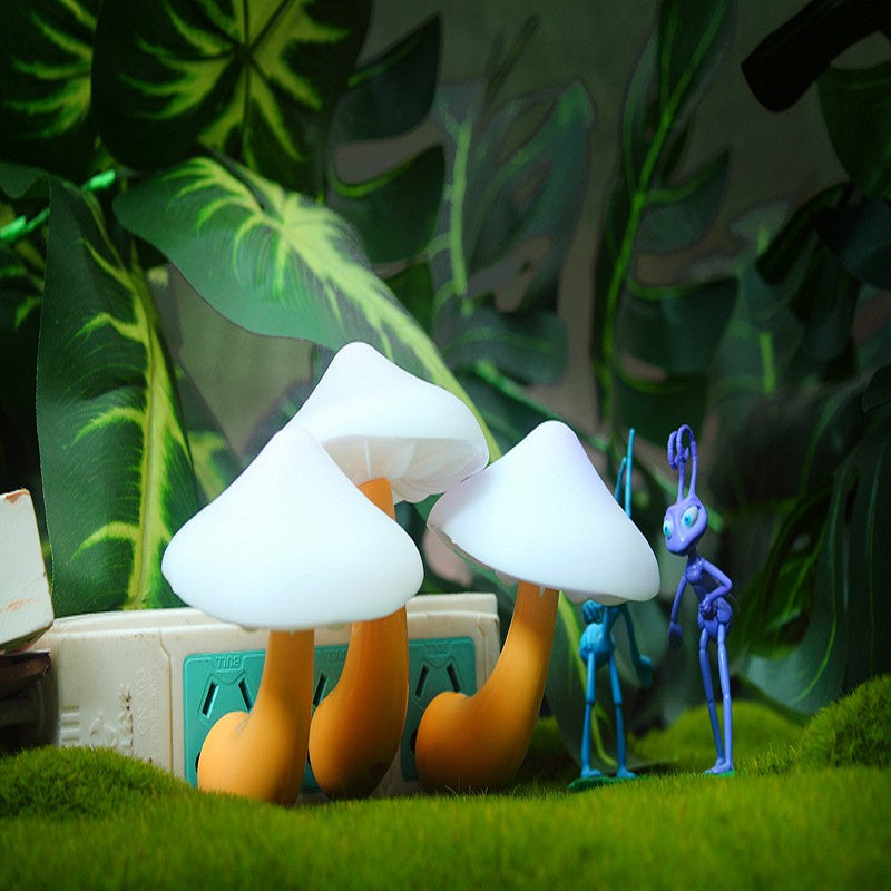 LED Mushroom Night Light | Plug-In Wall Socket Lamp with Light Sensor – Warm White