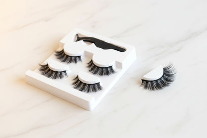 A Pair Of False Eyelashes With Magnets In Fashion